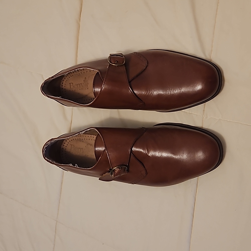 Men's dress shoe